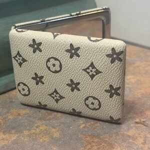 NWOT Fashionable Compact Dual Mirror